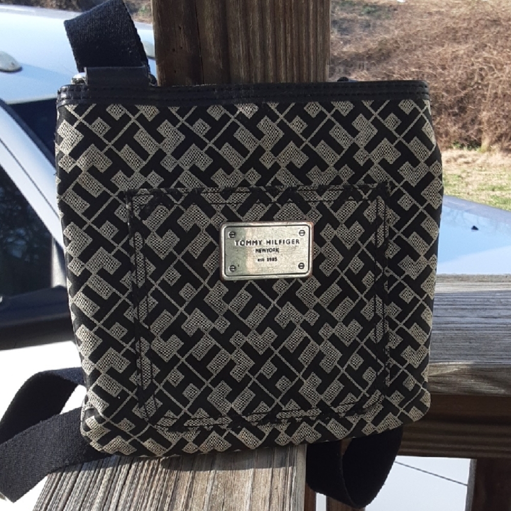 Tommy Hilfiger Black and Cream Patterned Messenger Bag